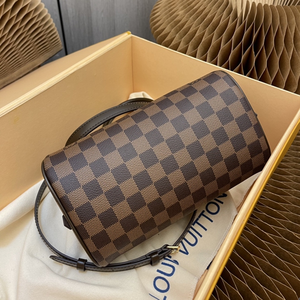 ルイヴィトンバッグ内部構造